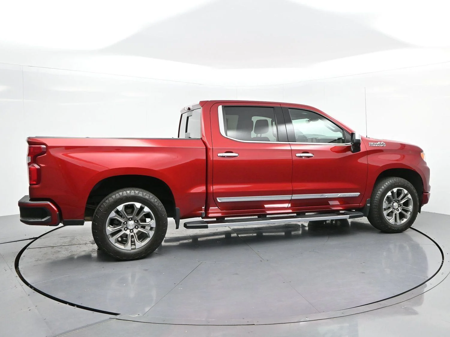 Used 2023 Radiant Red Tintcoat Chevrolet High Country image 8