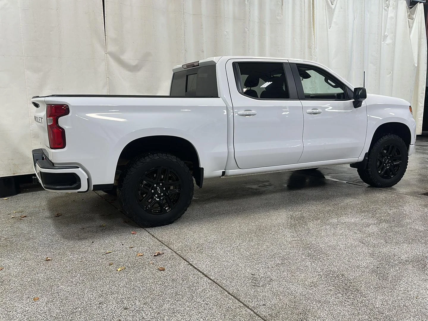 Used 2024 Summit White Chevrolet RST image 5