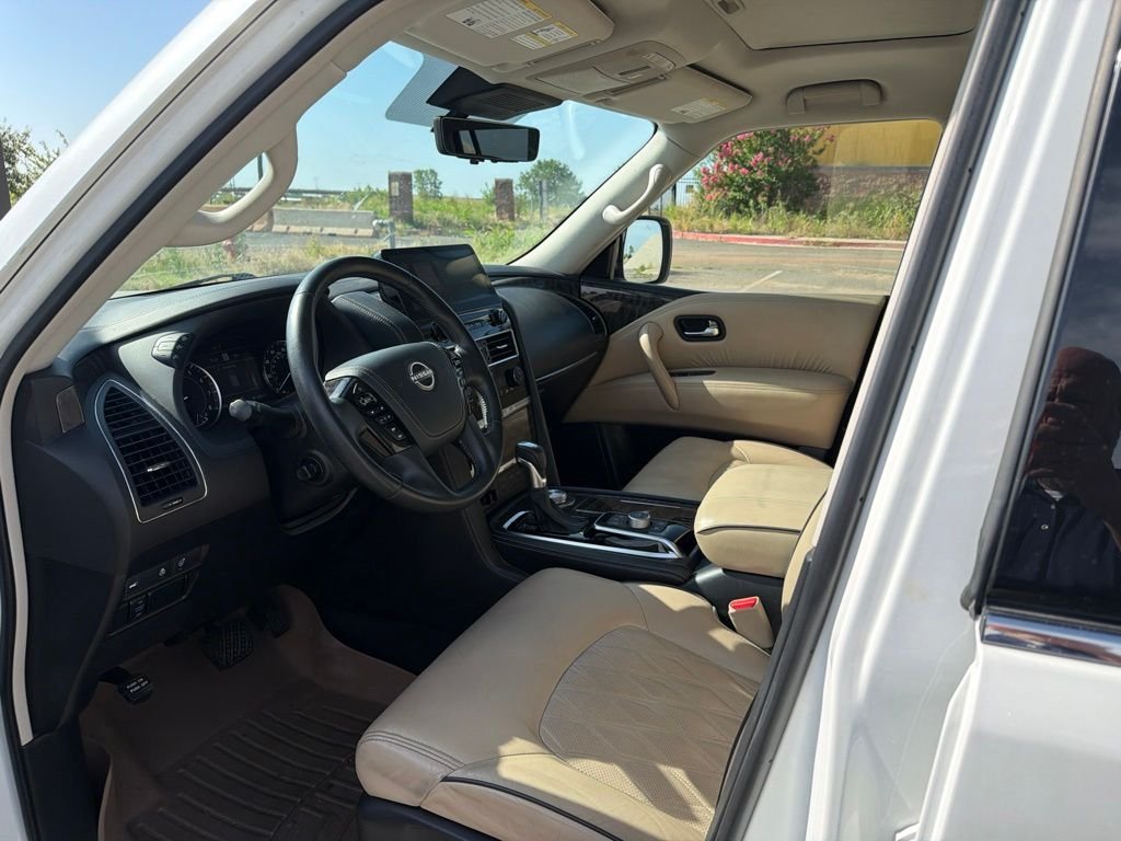 Used 2021 White Nissan Platinum image 10