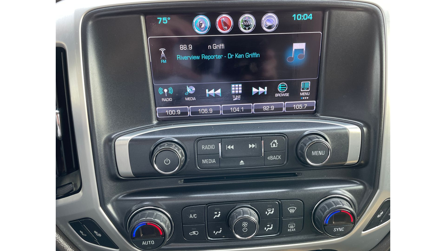 Used 2017 White GMC SLT image 21