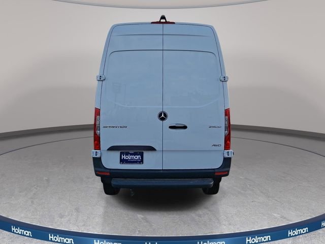 New 2025 Arctic+White Mercedes-Benz Cargo 144 WB image 6