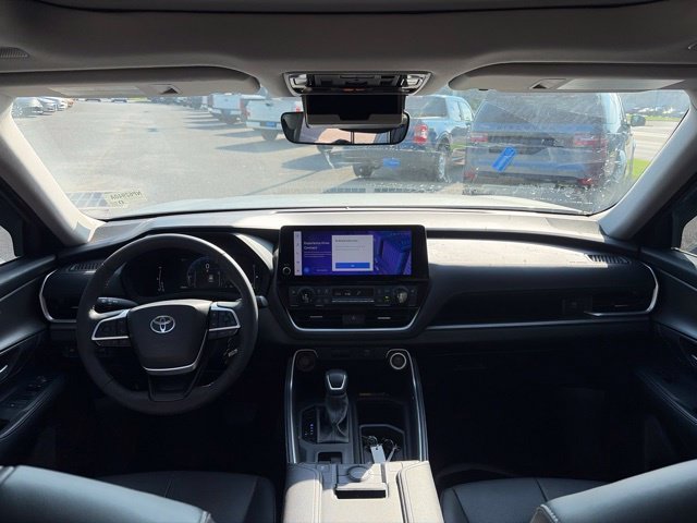 Used 2024 Silver Toyota XLE image 26