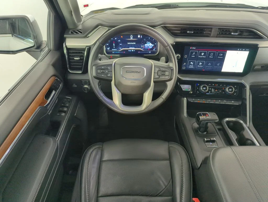 Used 2023 White GMC Denali image 13