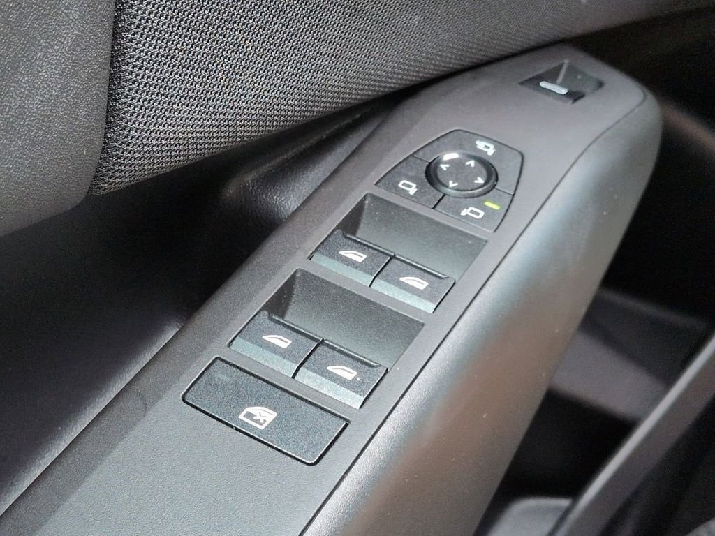 2025 BMW X3 30 - Photo 24