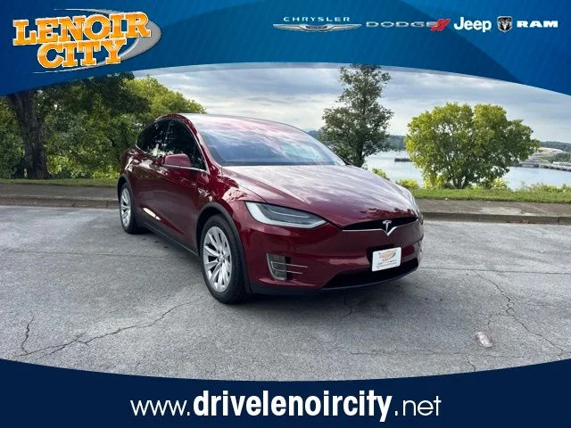 Used 2016 Red Tesla 90D image 1
