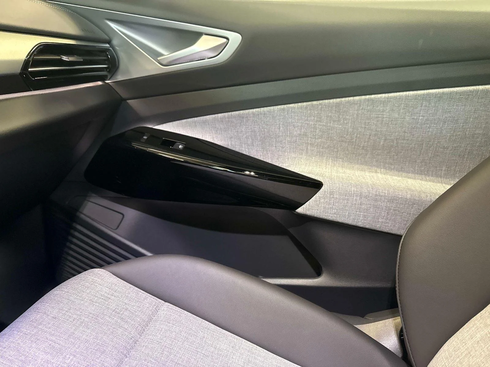 2025 Volkswagen ID.4 PRO - Photo 23