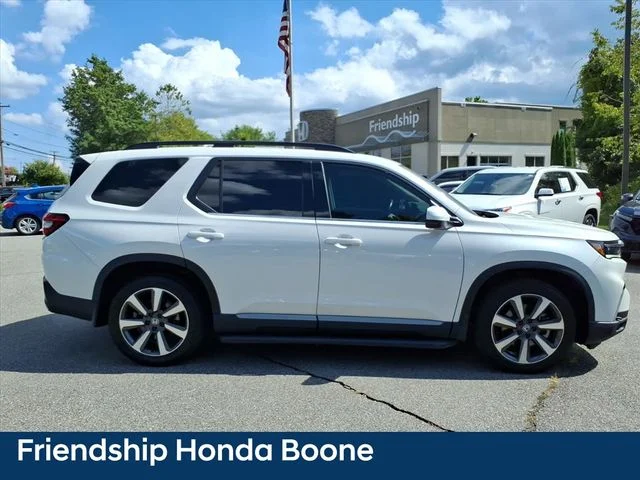 Used 2025 White Honda Touring image 13