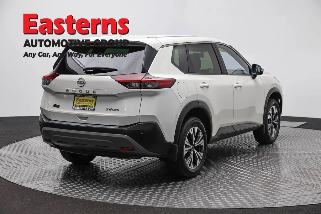 Used 2023 White Nissan SV image 5