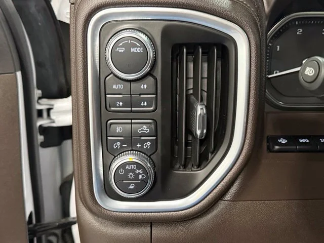 Used 2021 White GMC Denali image 12