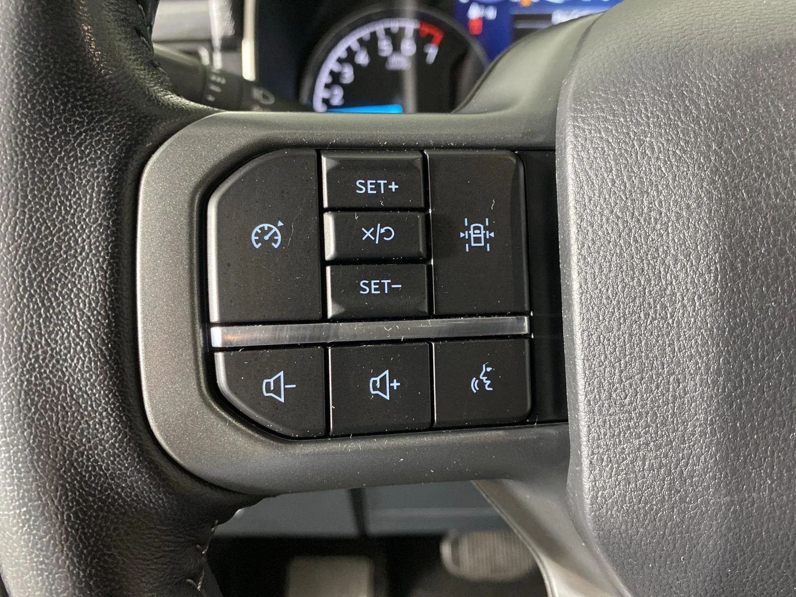 Used 2022 Iconic Silver Ford XLT image 15
