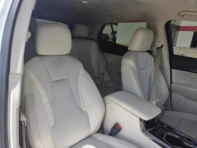 Used 2023 Summit White Buick Preferred image 31