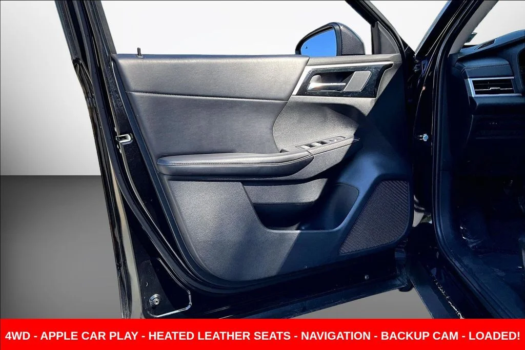 Used 2022  Mitsubishi SE image 23