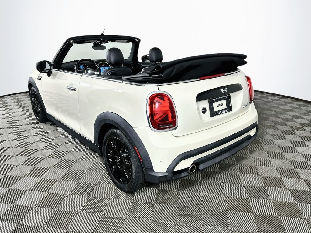 Used 2022 Pepper White MINI Signature image 11