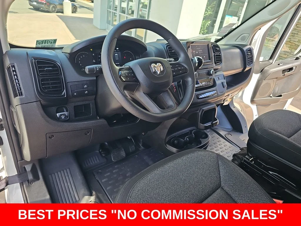 Used 2025 White Ram Base image 15