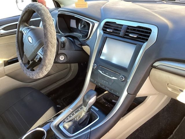 Used 2014 Red Ford SE image 17