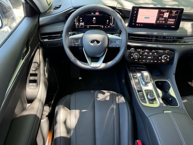 New 2027 RADIANT WHITE INFINITI Luxe FWD image 15
