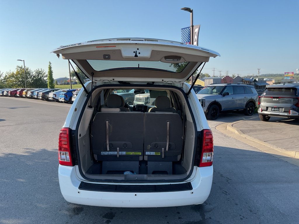 Used 2012 White Kia EX image 11