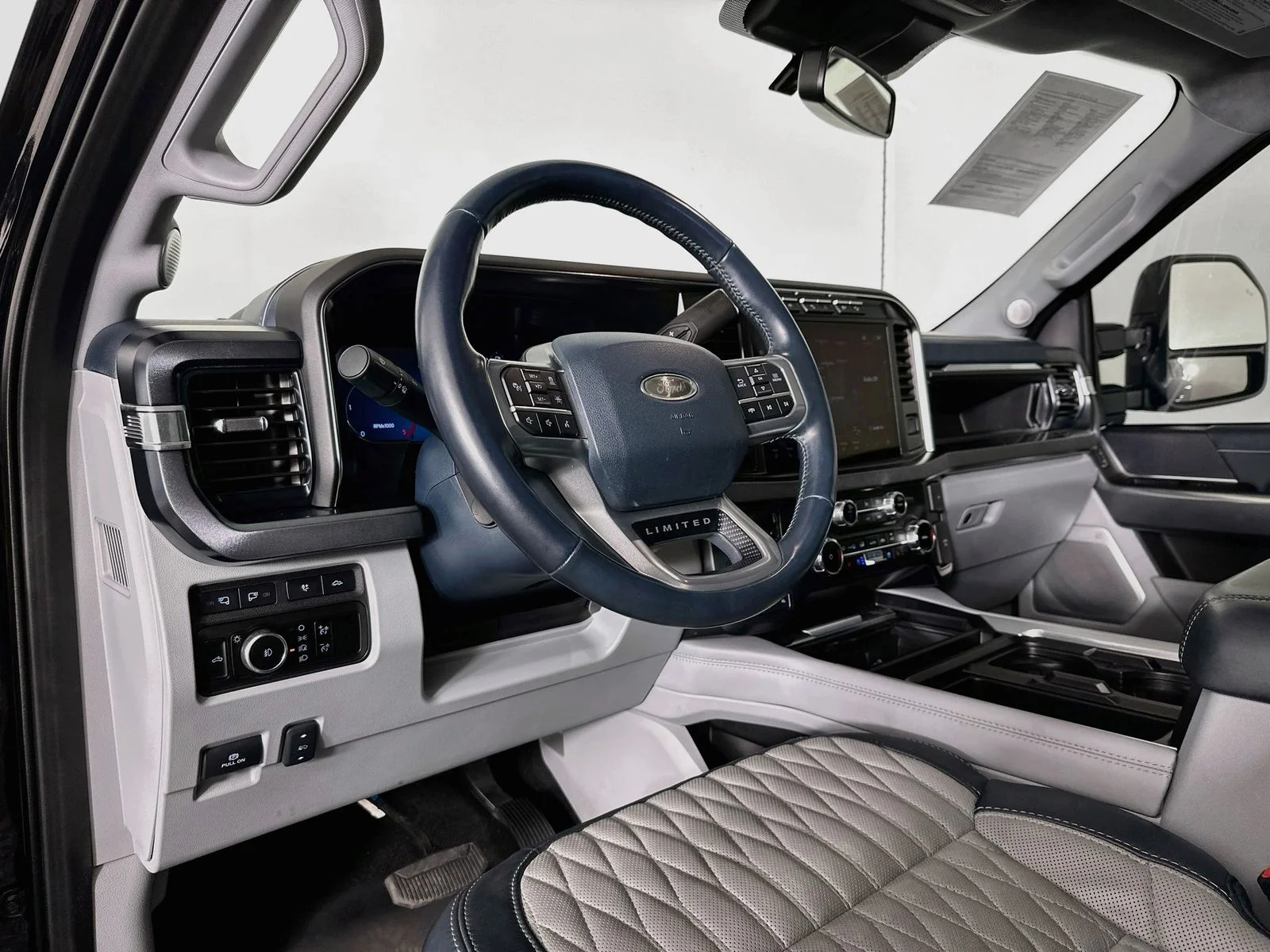 Used 2023 Black Ford Limited image 10