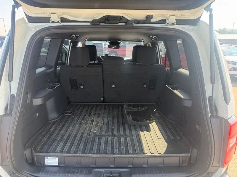 Used 2025 White Toyota 1958 image 5