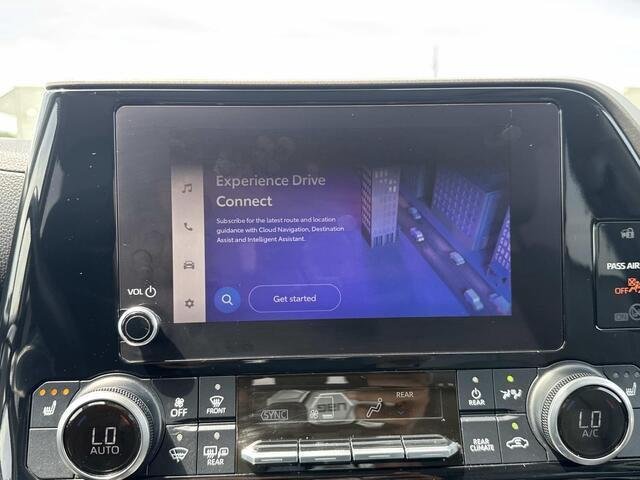 Used 2023 Wind Chill Pearl Toyota XLE image 24