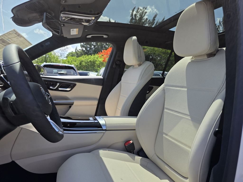 New 2026 Polar White Mercedes-Benz GLC 300 image 19