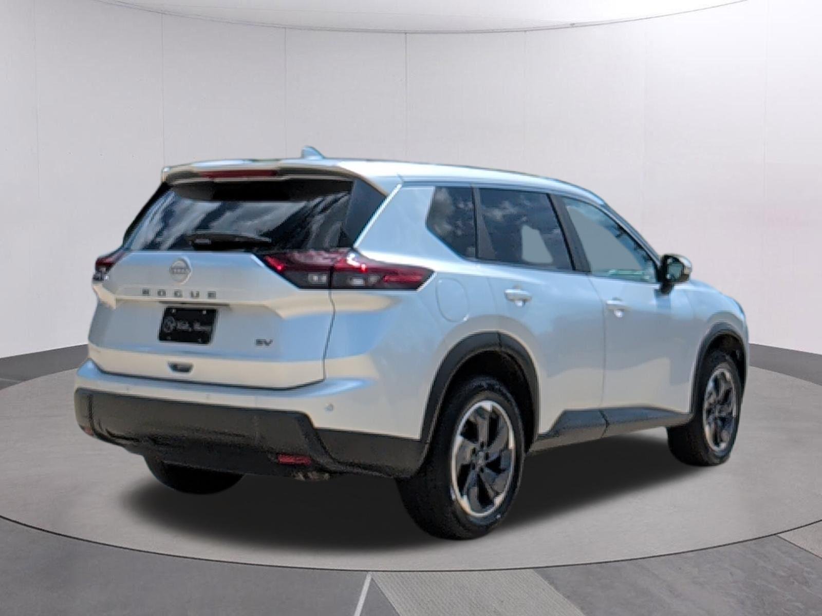 Used 2024 Brilliant Silver Metallic Nissan SV image 5