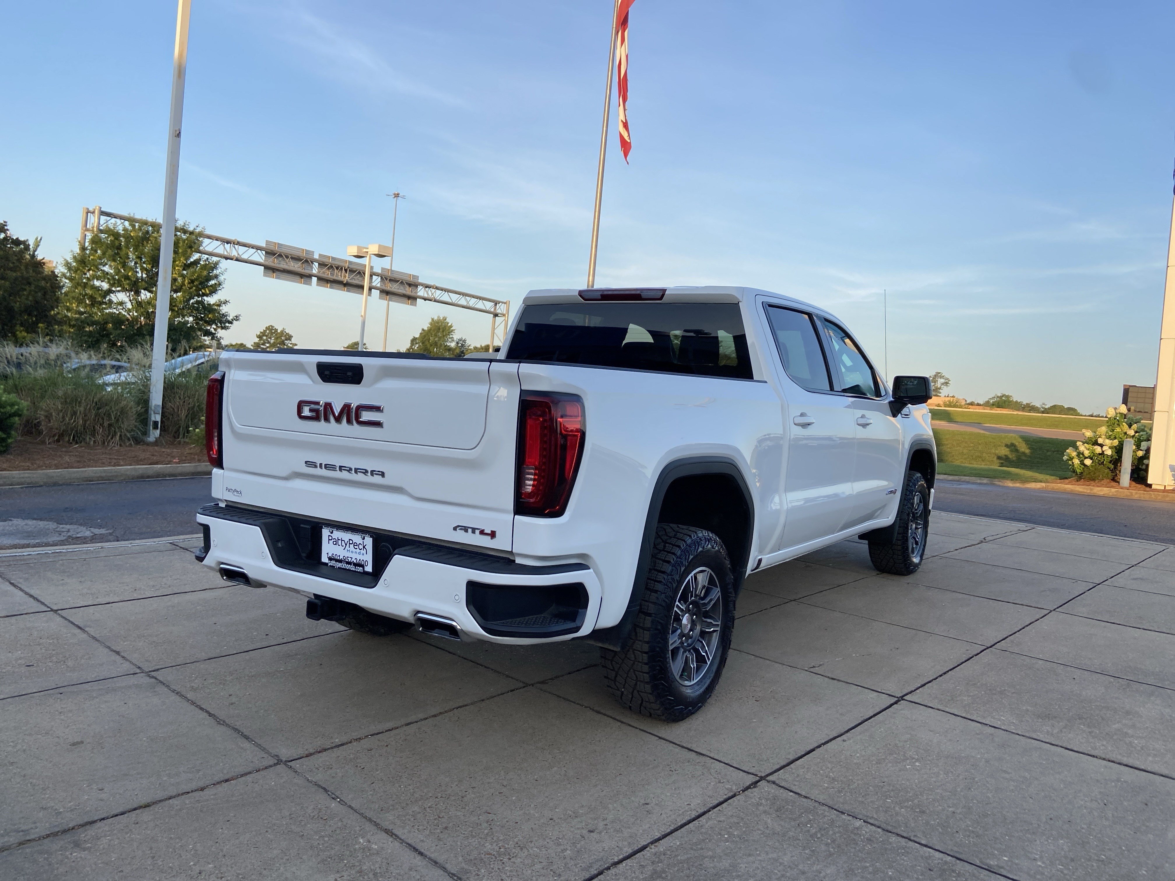 Used 2025 Summit White GMC AT4 image 11