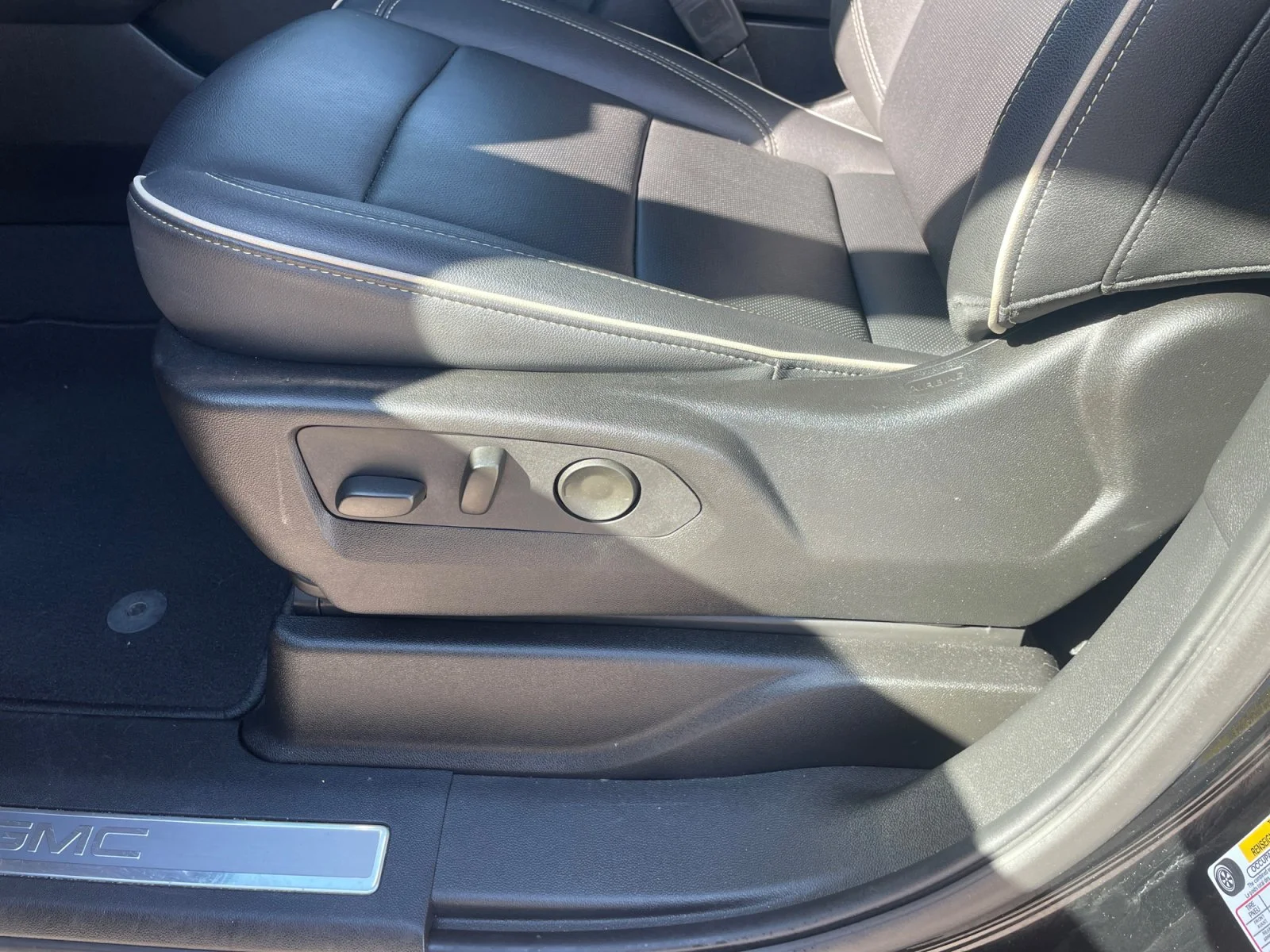 Used 2025 ONYX BLACK GMC Elevation 4WD image 16
