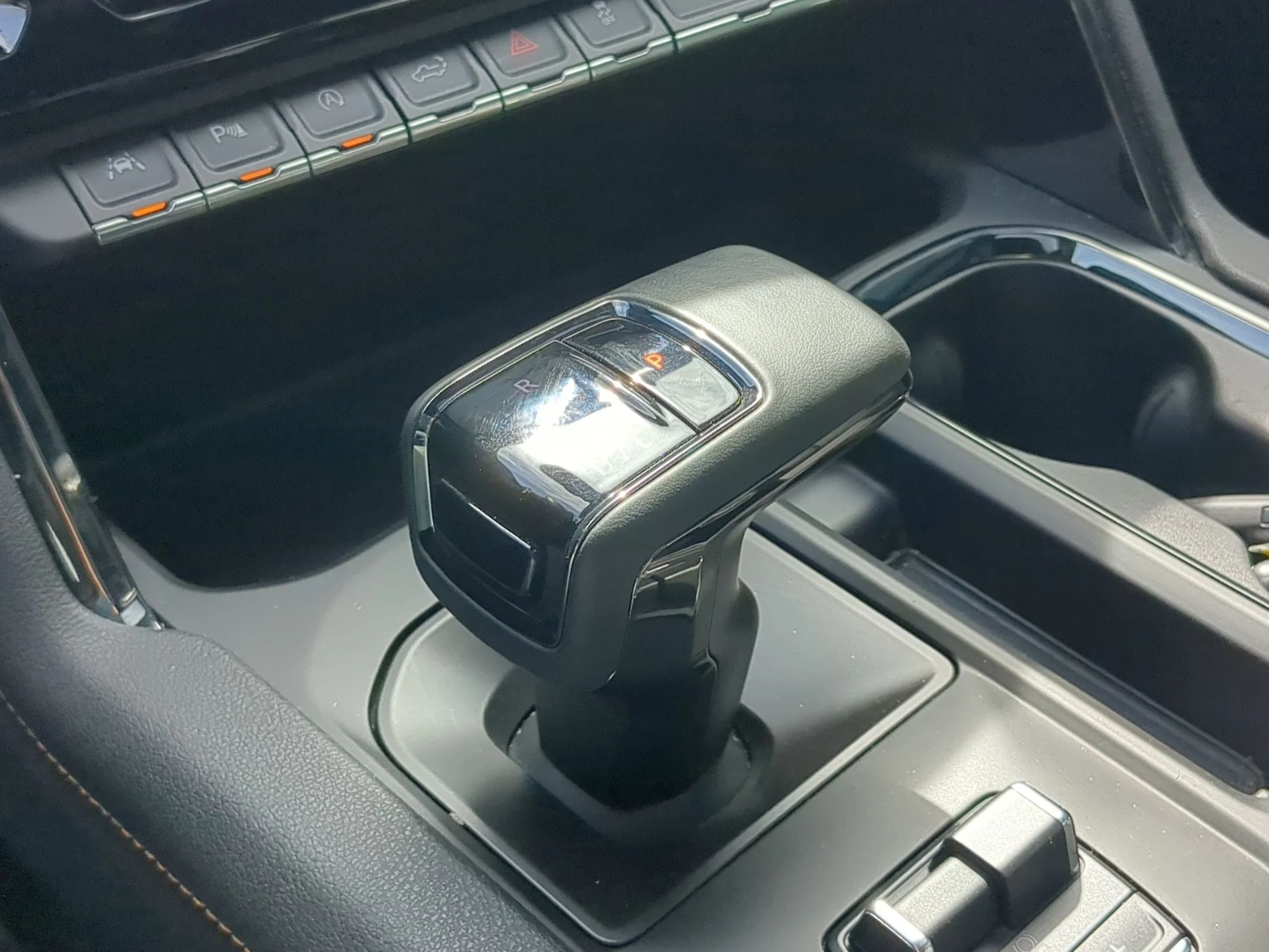 Used 2024 Sterling Metallic GMC AT4 image 24