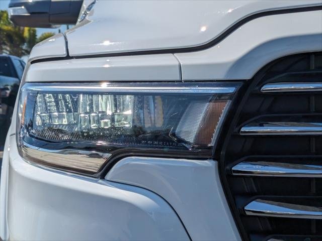 New 2026 Bright White Clear-Coat Exterior Paint RAM LARAMIE image 35