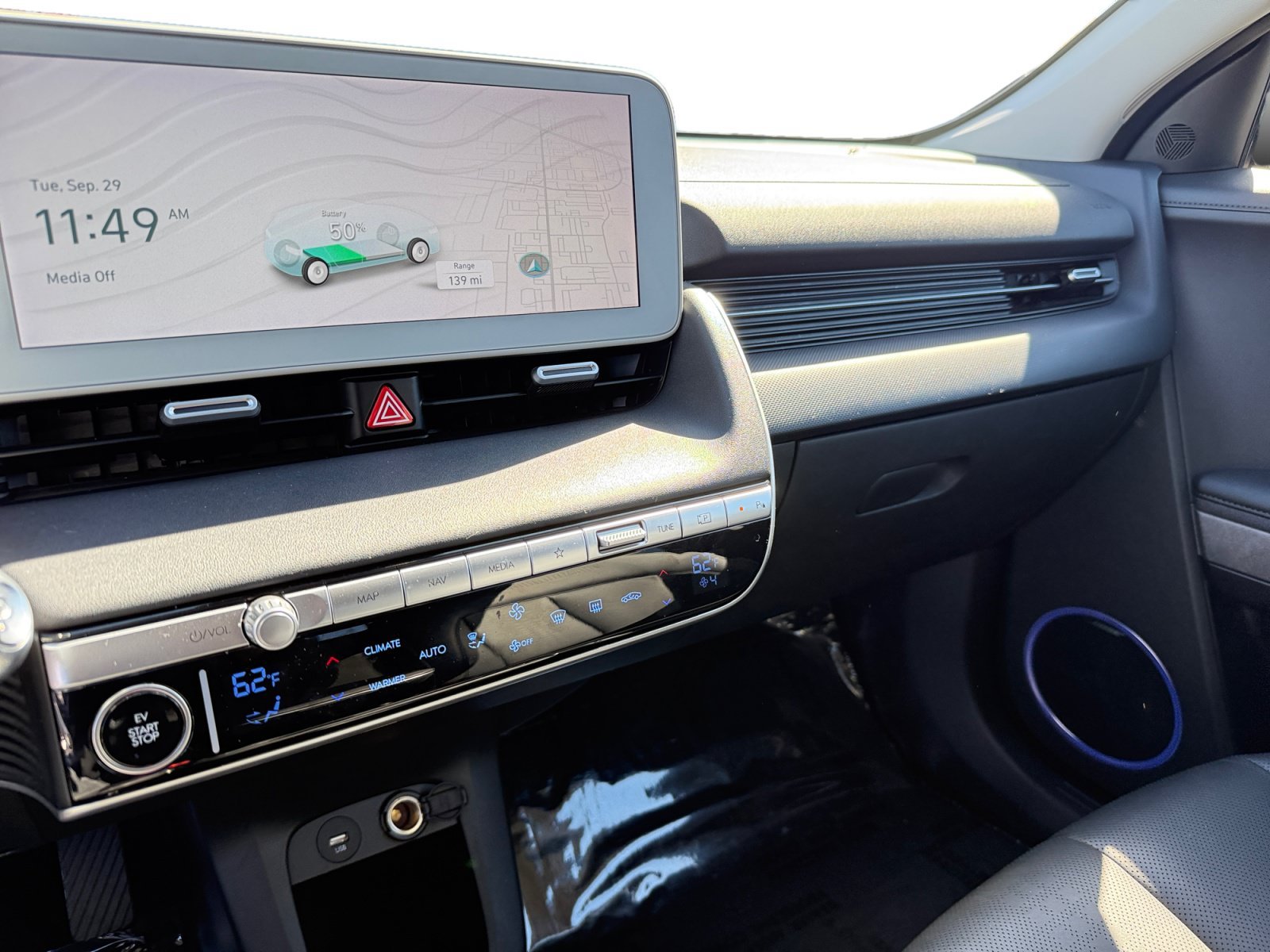 Certified Used 2024 Cyber Gray Hyundai Limited image 12