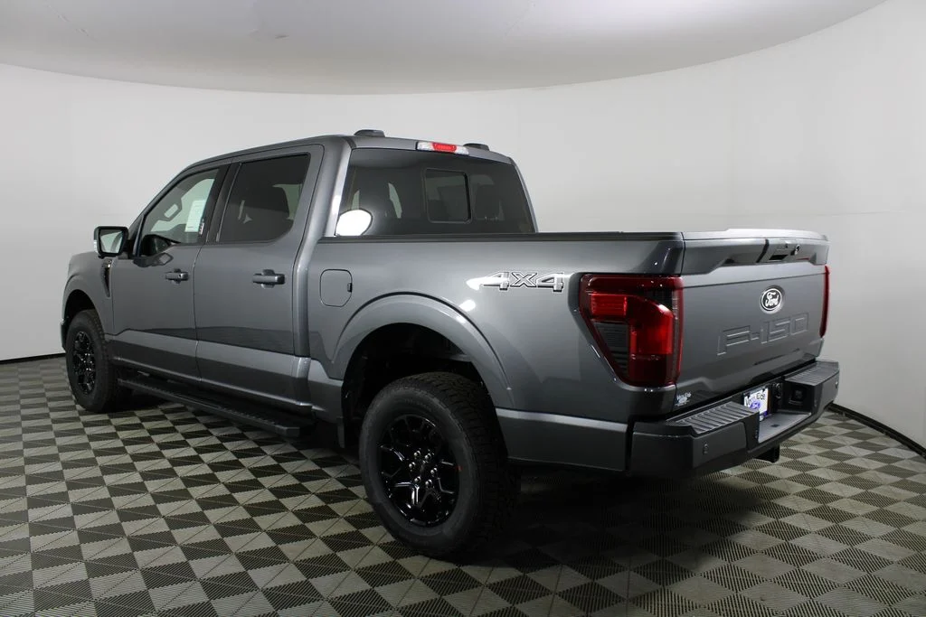 New 2026 Carbonized Gray Metallic Ford XLT image 4