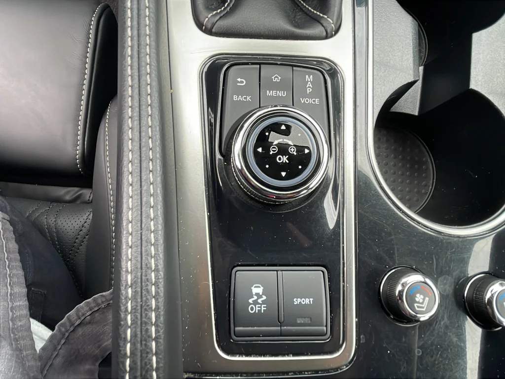 Used 2023 Black Nissan Platinum image 21