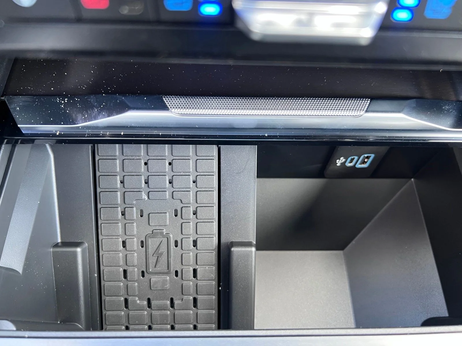 New 2026 Star White Metallic Tri-Coat Ford F-350® Platinum® image 47
