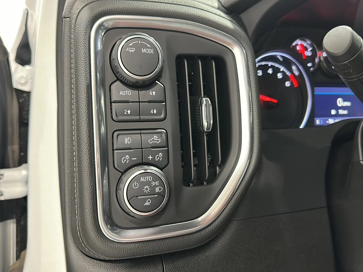 Used 2021 SUMMIT WHITE Chevrolet LT Trail Boss image 15