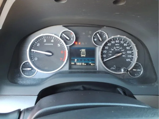 Used 2016 Red Toyota SR5 image 18