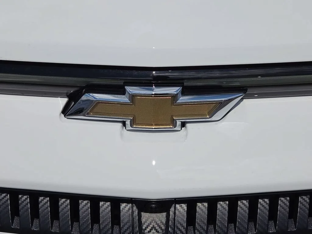 New 2026 Summit White Chevrolet LT image 22