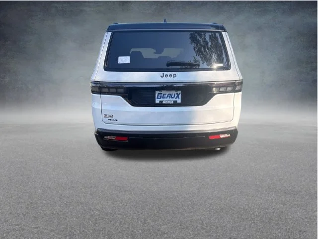 New 2027 Bright White Clear-Coat Paint Jeep Upland image 6