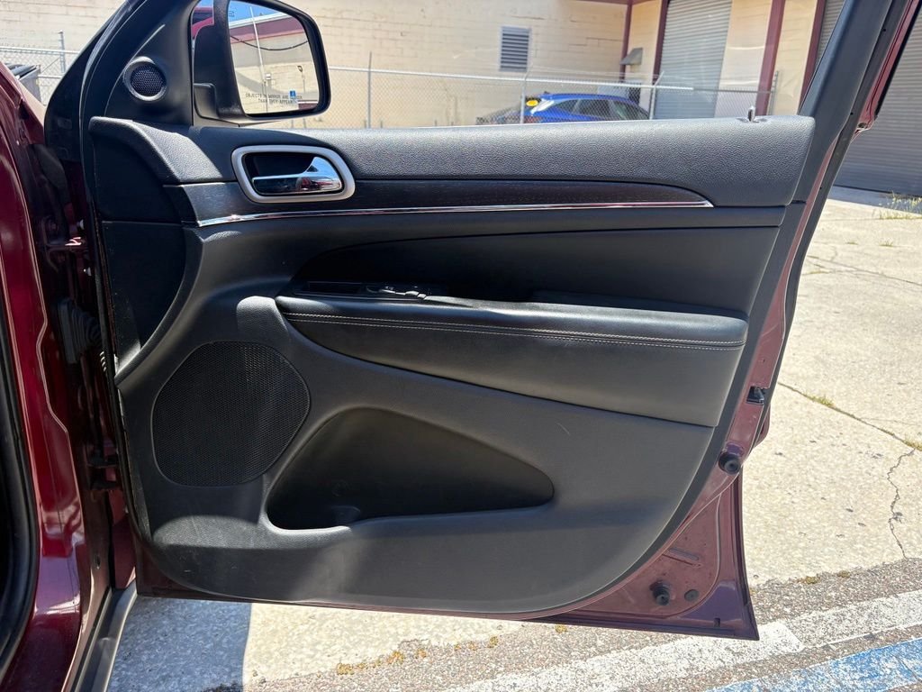 Used 2017 Red Jeep Limited image 15