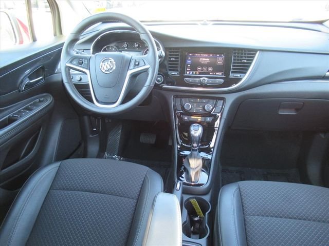 Used 2022  Buick Preferred image 12