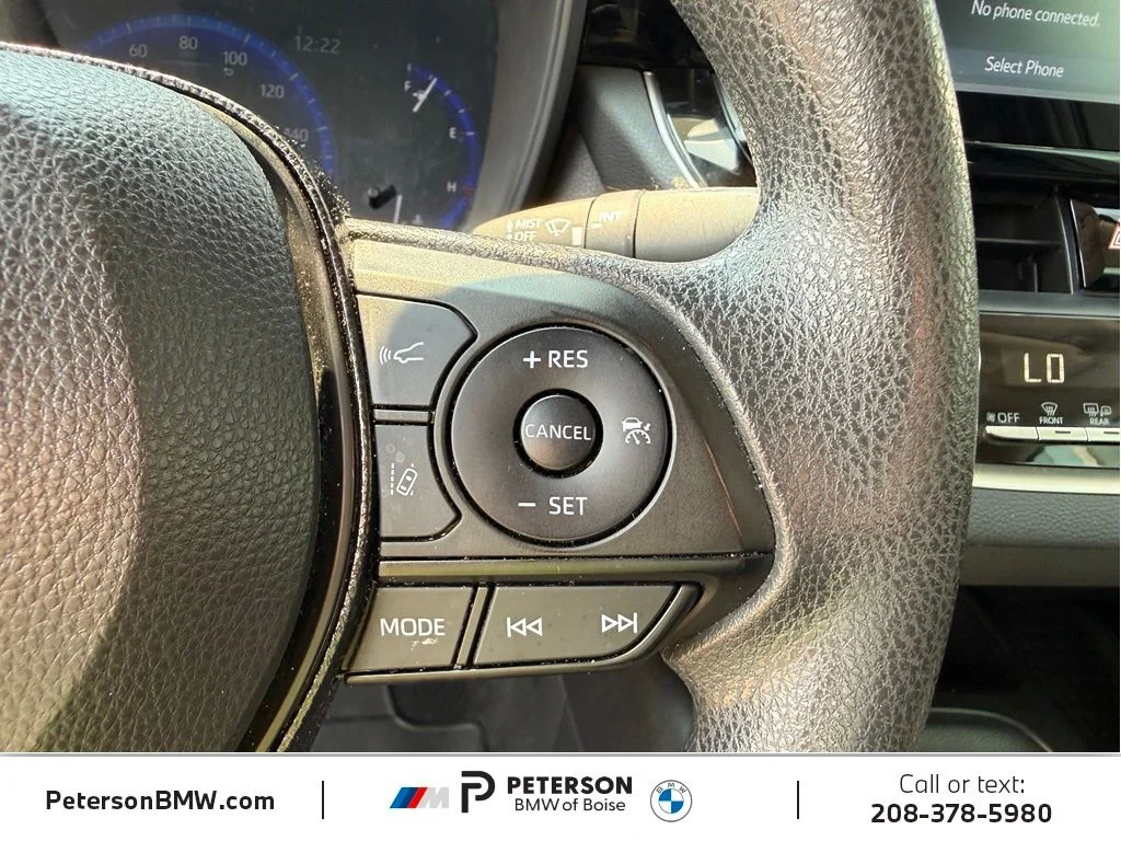 Used 2021  Toyota LE image 27