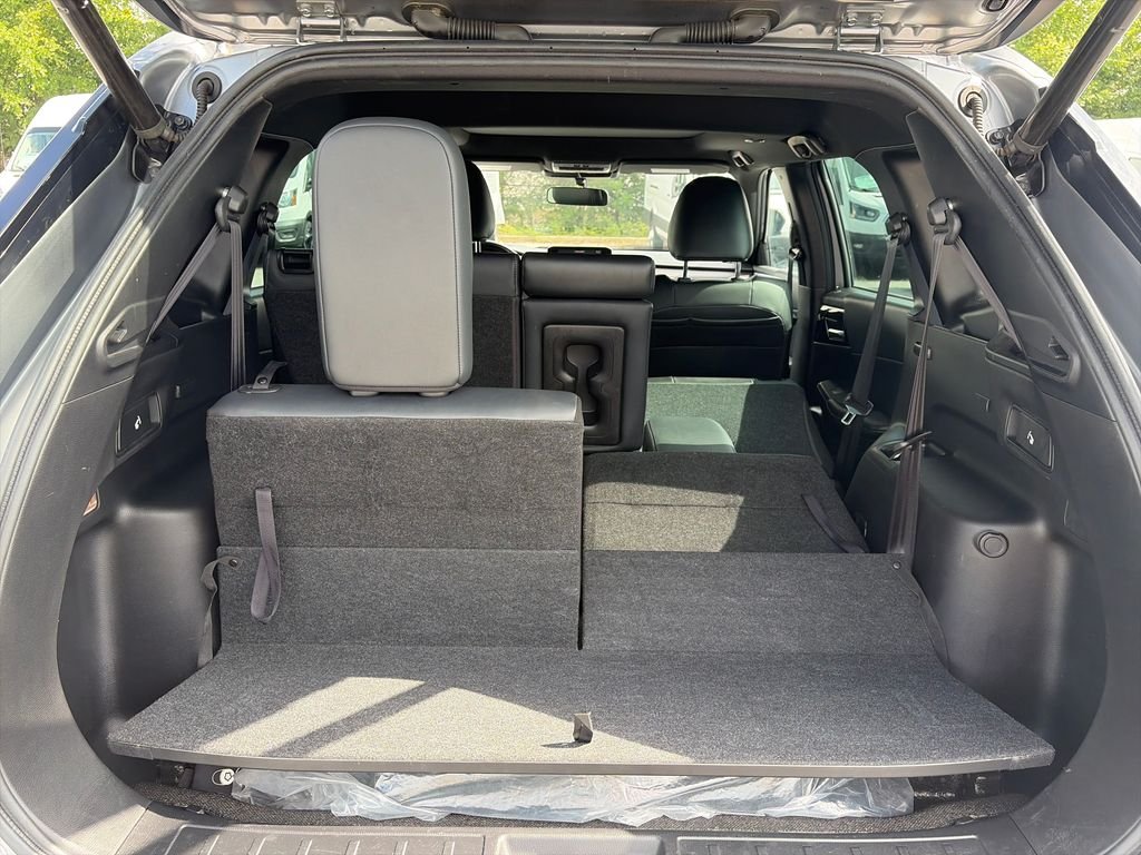 Used 2022  Mitsubishi Black Edition image 30