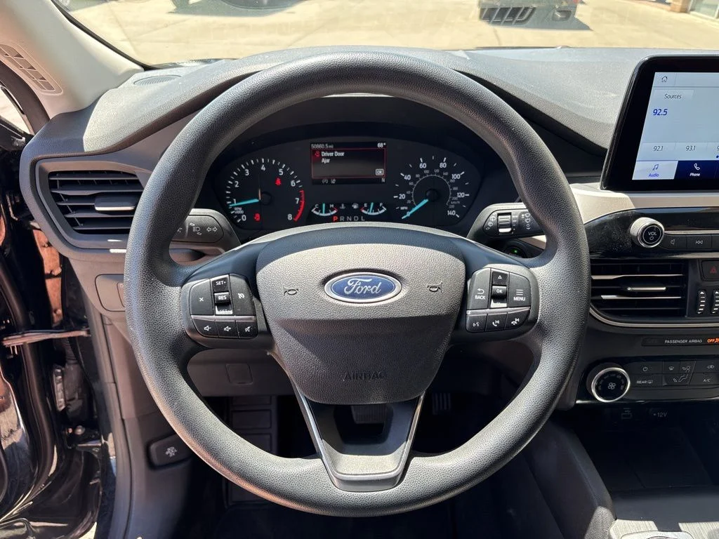 Used 2022 Black Ford SE image 9