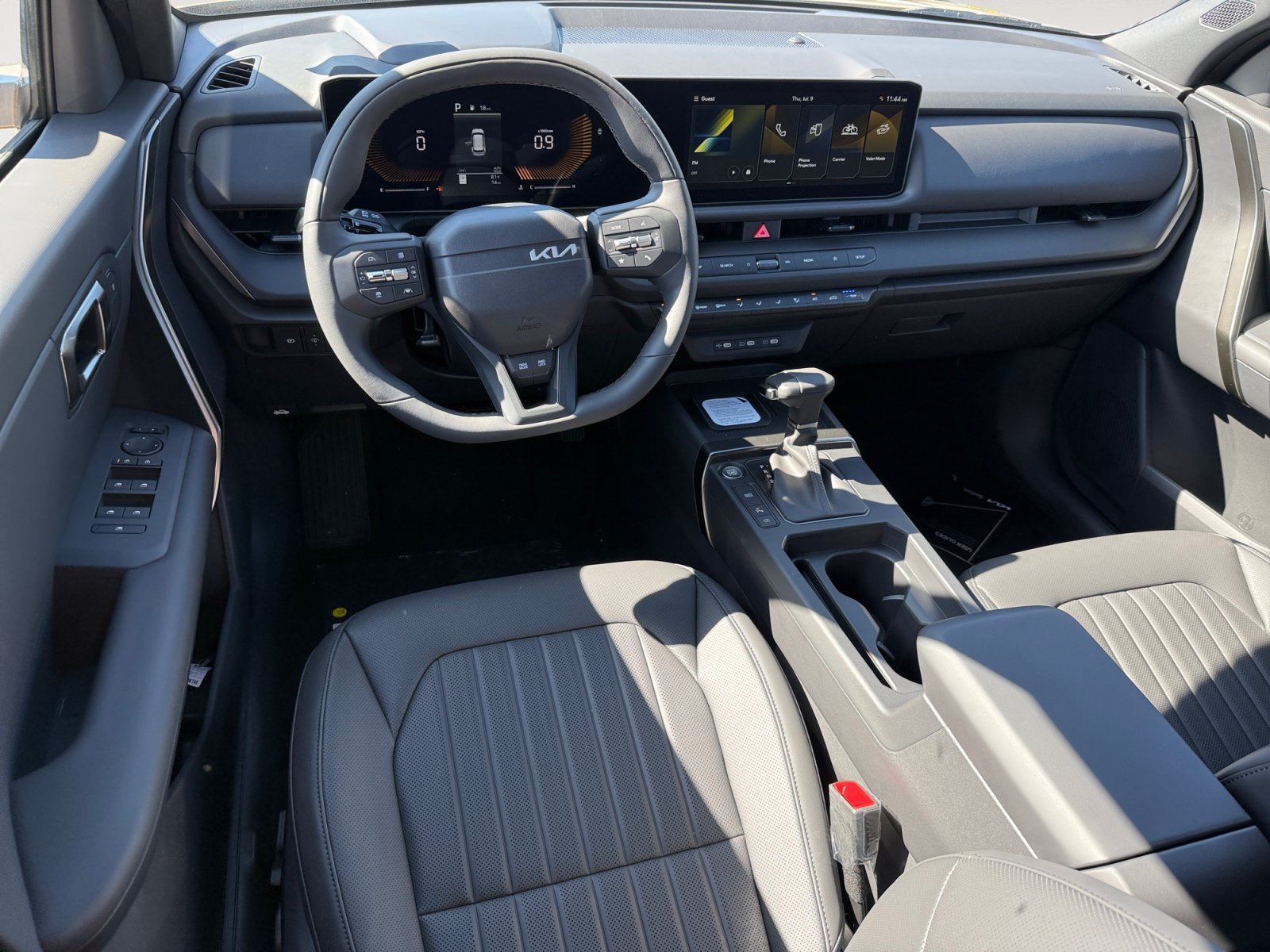 New 2027 Terrain Brown / Black Roof Kia X-Line S image 15