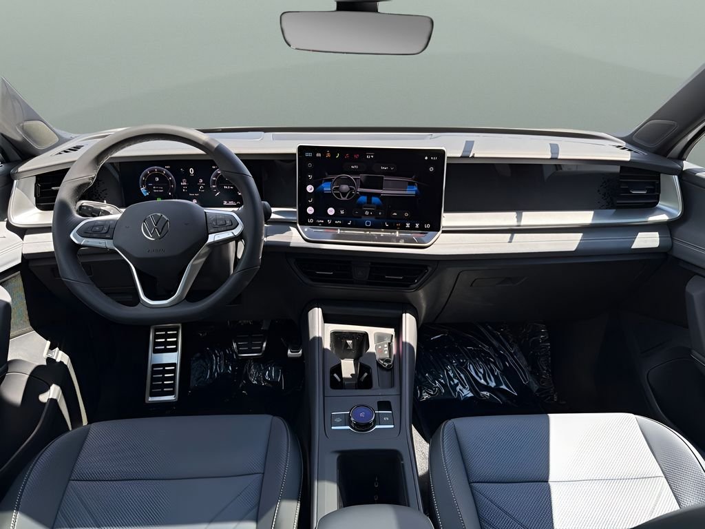 New 2026 Opal White w/Deep Black Roof Volkswagen 2.0T SE R-Line Black image 23