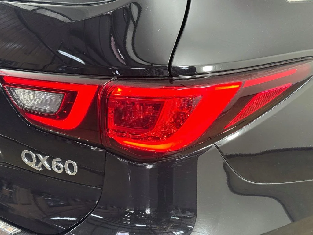 Used 2018 Black INFINITI  image 36