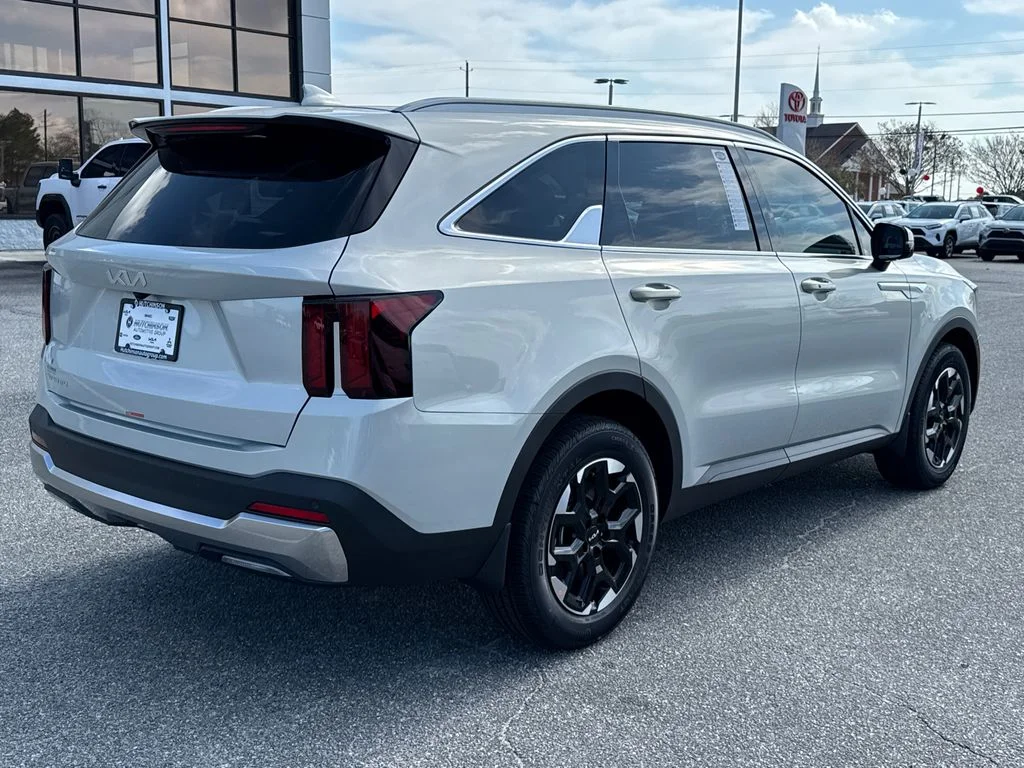 New 2026 Ivory Silver Kia S image 3