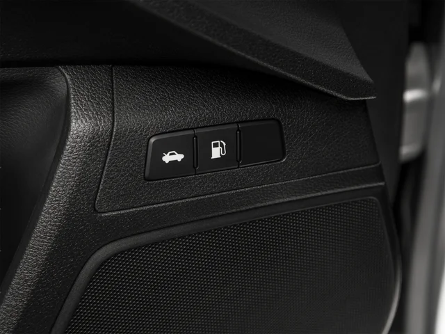 Used 2018 Silver Honda Base image 22