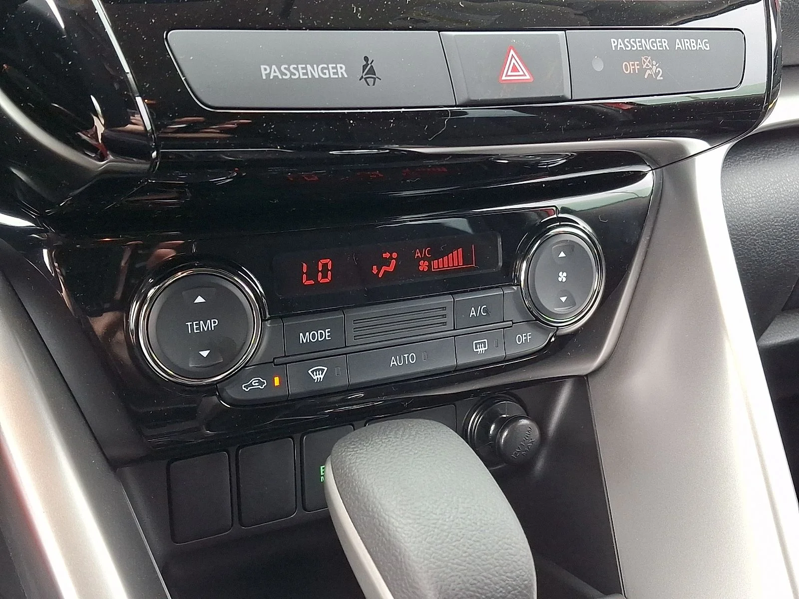 New 2026 Red Mitsubishi ES image 15