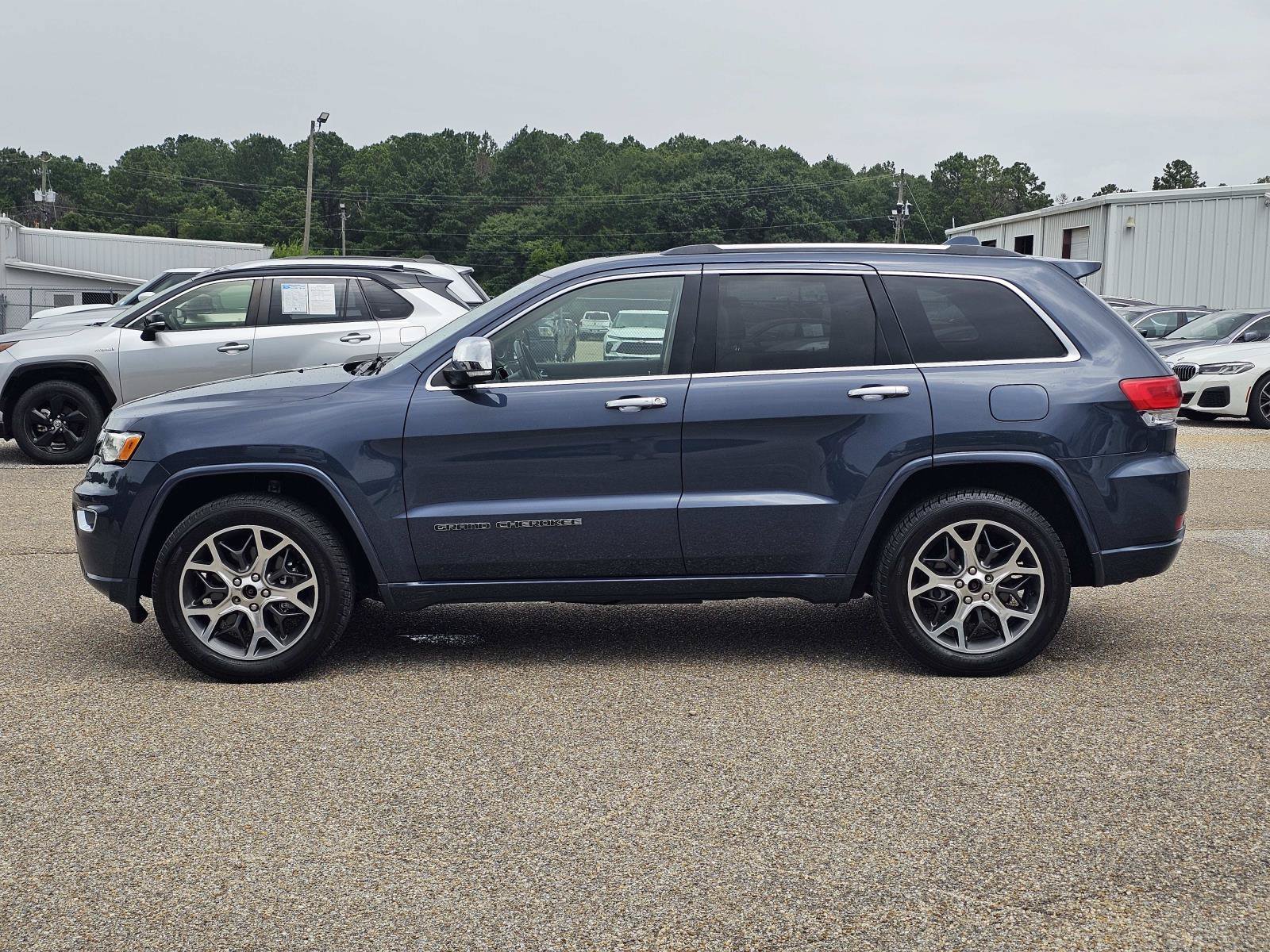 Used 2020 Slate Blue Pearlcoat Jeep Overland image 14